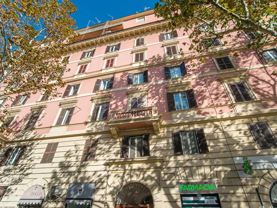 Immagine 1 di Appartamento in vendita  in Viale Regina Margherita a Roma