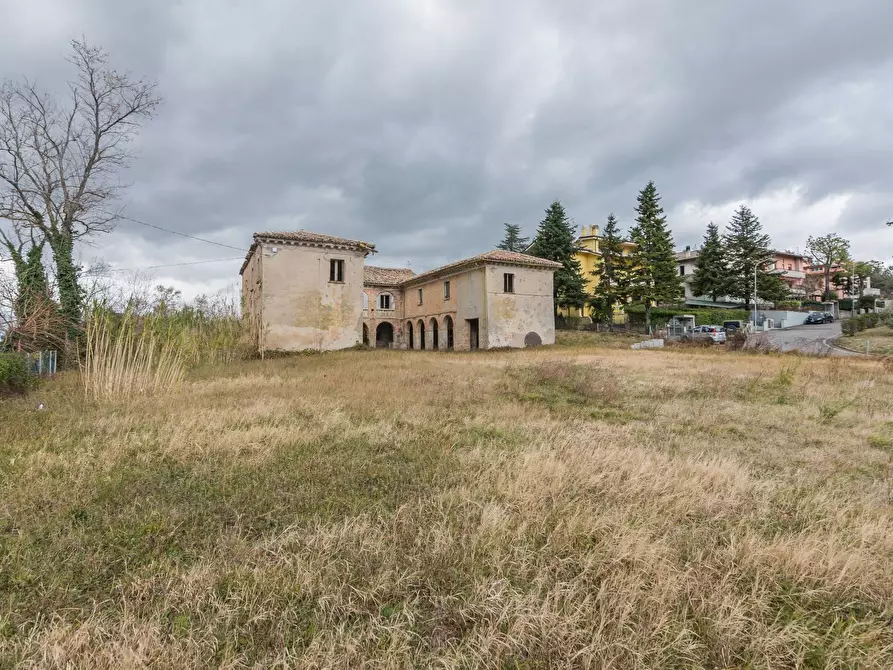 Immagine 1 di Villa in vendita  in Via della Quercia a Monteciccardo