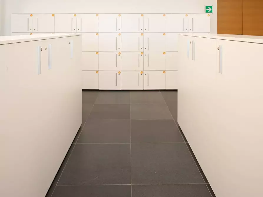 Immagine 18 di Ufficio in affitto  in Corso Barolo a Alba