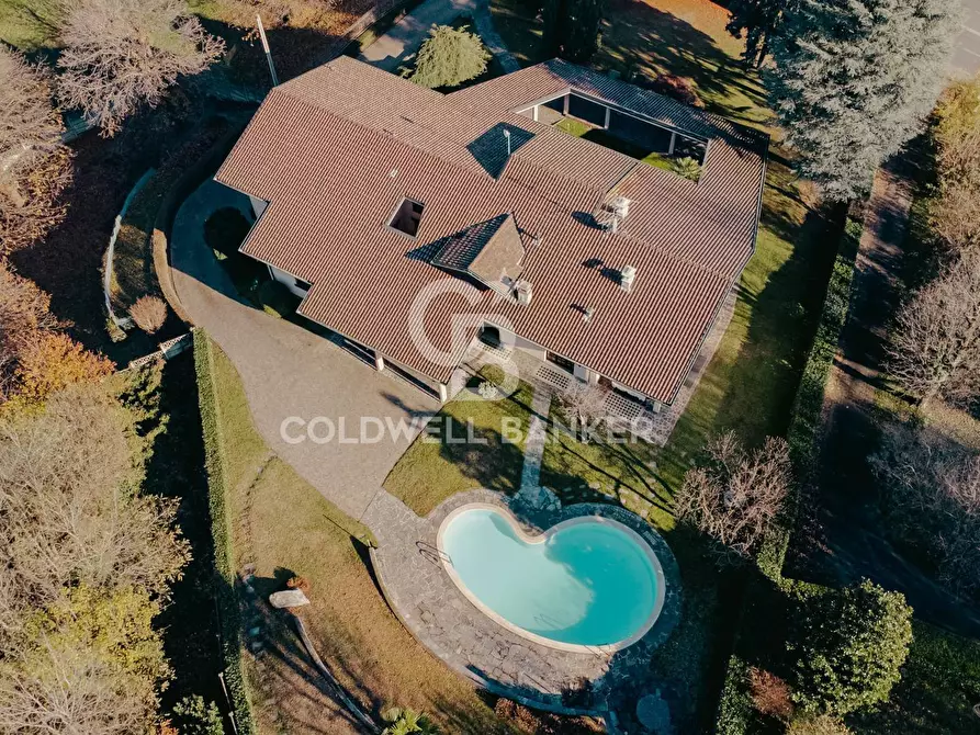 Immagine 1 di Villa in vendita  in Via Don Carlo Gnocchi a Inverigo