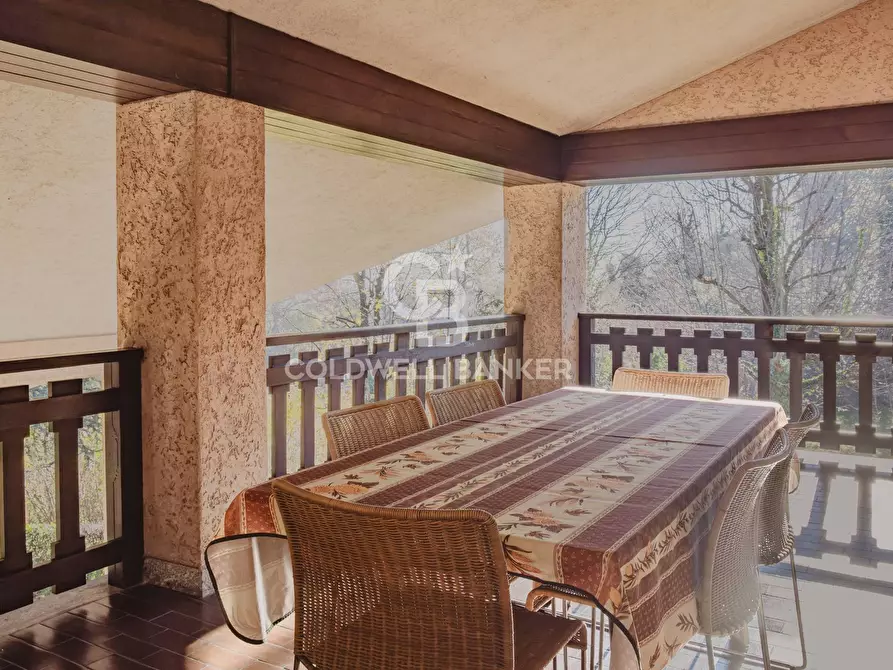 Immagine 22 di Villa in vendita  in Via Don Carlo Gnocchi a Inverigo