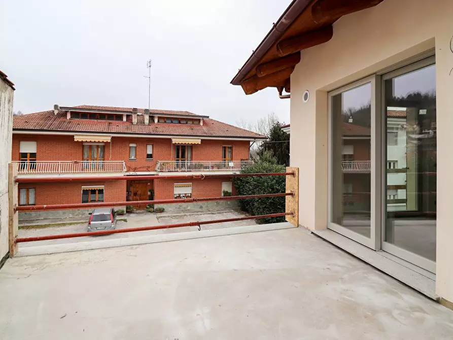 Immagine 16 di Palazzo in vendita  in Via Montà a Monforte D'alba