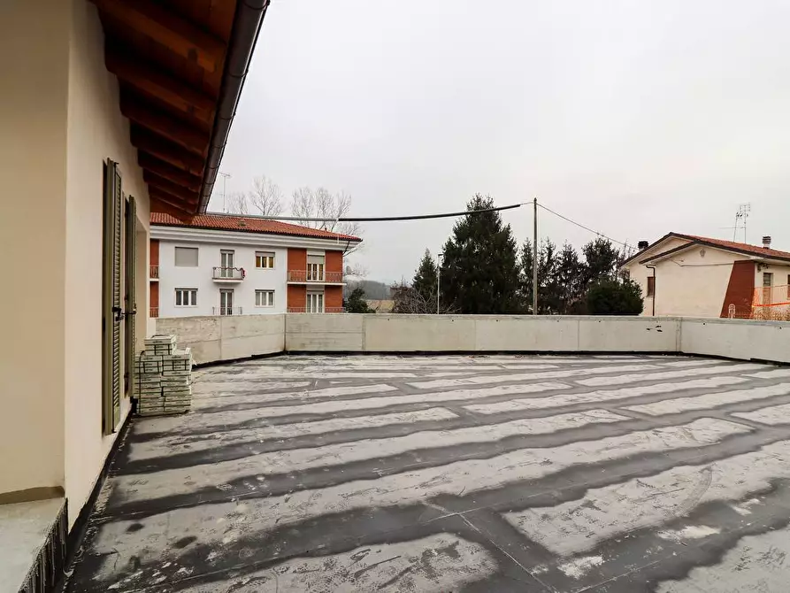 Immagine 19 di Palazzo in vendita  in Via Montà a Monforte D'alba