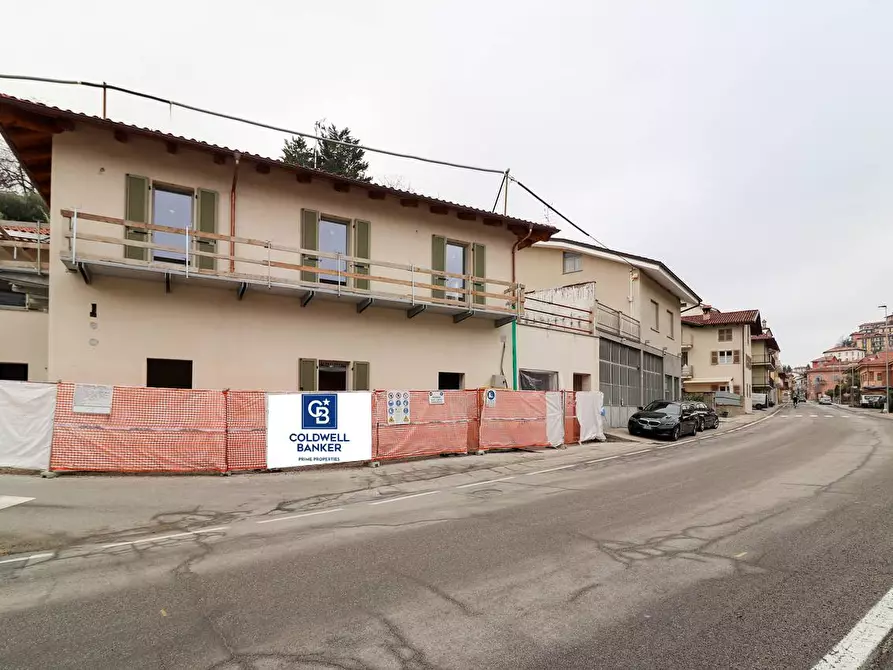 Immagine 21 di Palazzo in vendita  in Via Montà a Monforte D'alba