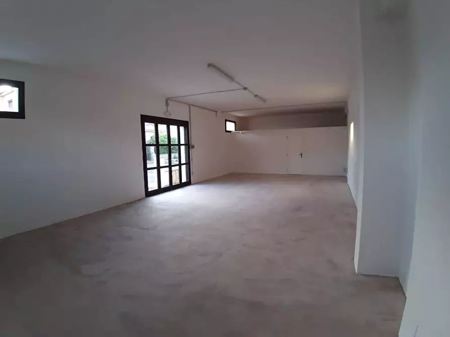 Immagine 19 di Appartamento in vendita  in Via Del Moro a Olbia