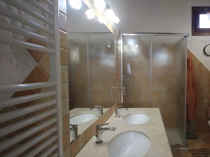 Immagine 15 di Villa in vendita  in Via Bramante a Olbia