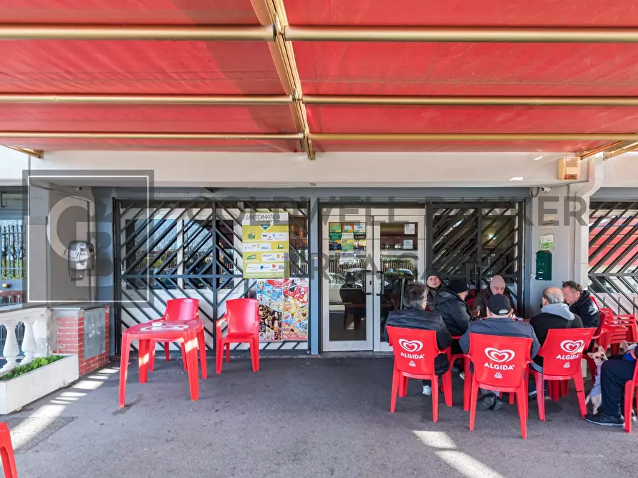 Immagine 4 di Locale commerciale in vendita  in via atene a Ciampino