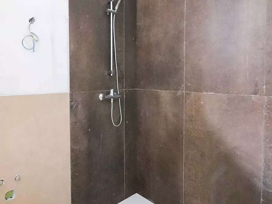 Immagine 11 di Palazzo in vendita  in Via Montà a Monforte D'alba