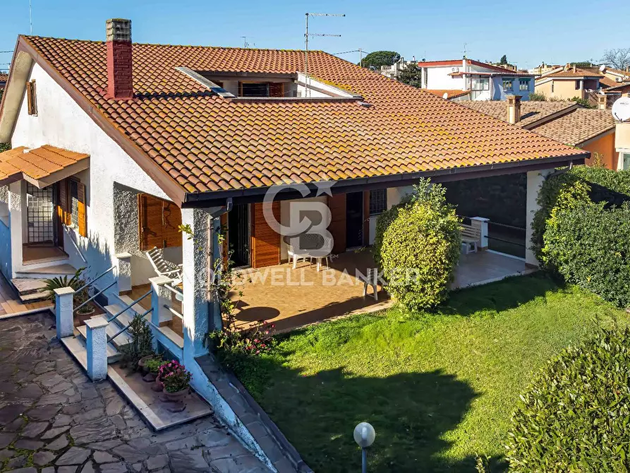 Immagine 1 di Villa in vendita  in Via Tronto a Ardea
