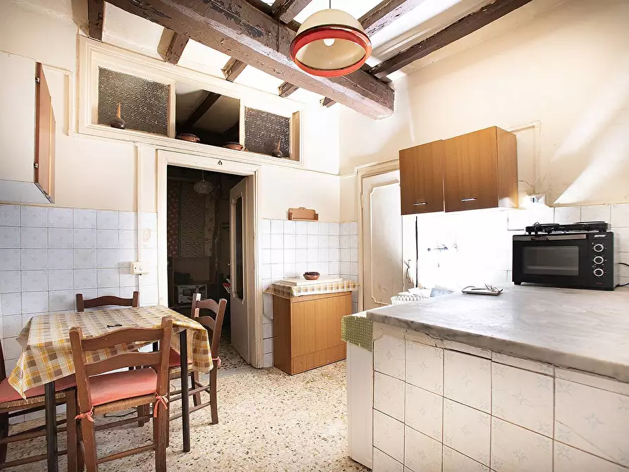 Immagine 1 di Appartamento in vendita  in Via Forno di Sotto a Viterbo