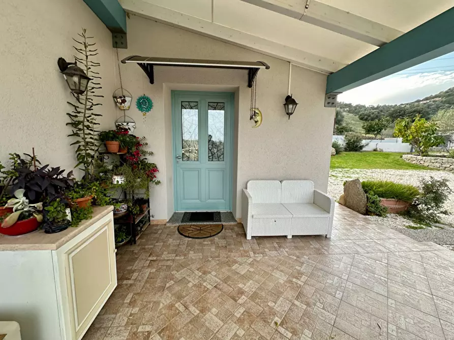 Immagine 10 di Villa in vendita  in Strada statale 125 a Olbia