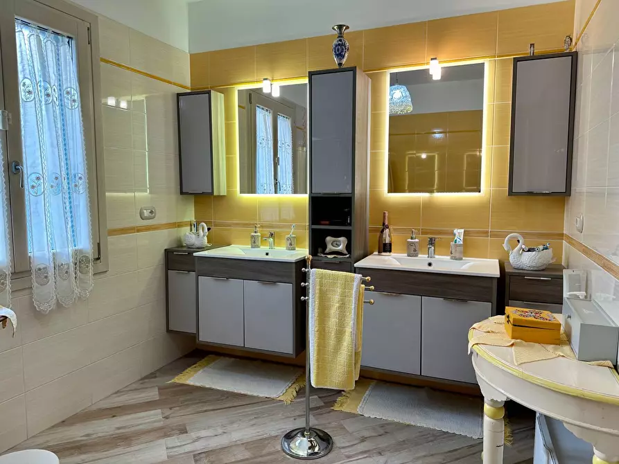 Immagine 17 di Villa in vendita  in Strada statale 125 a Olbia