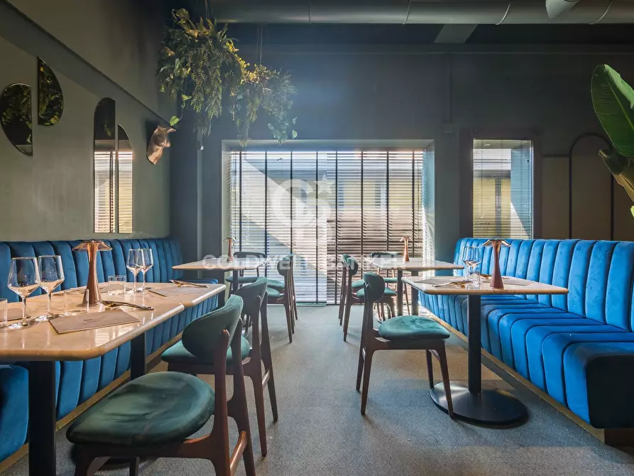 Immagine 3 di Attività commerciale in vendita  in viale Ceccarini a Riccione