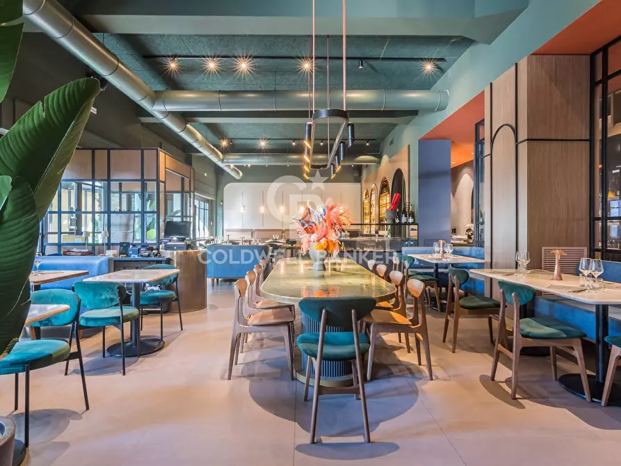 Immagine 5 di Attività commerciale in vendita  in viale Ceccarini a Riccione