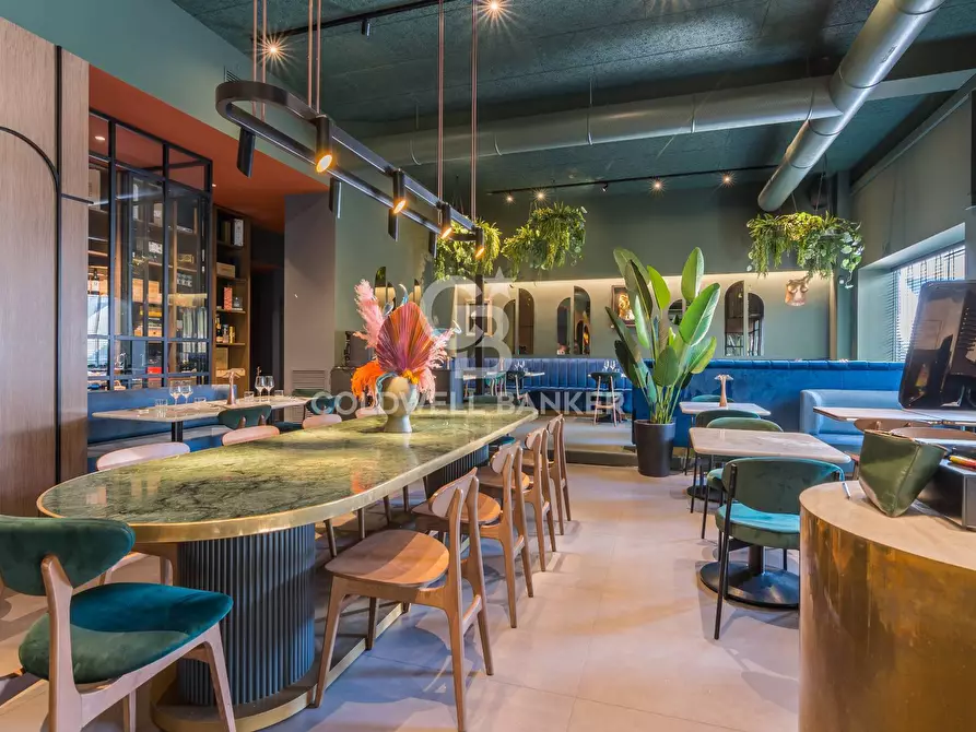 Immagine 7 di Attività commerciale in vendita  in viale Ceccarini a Riccione