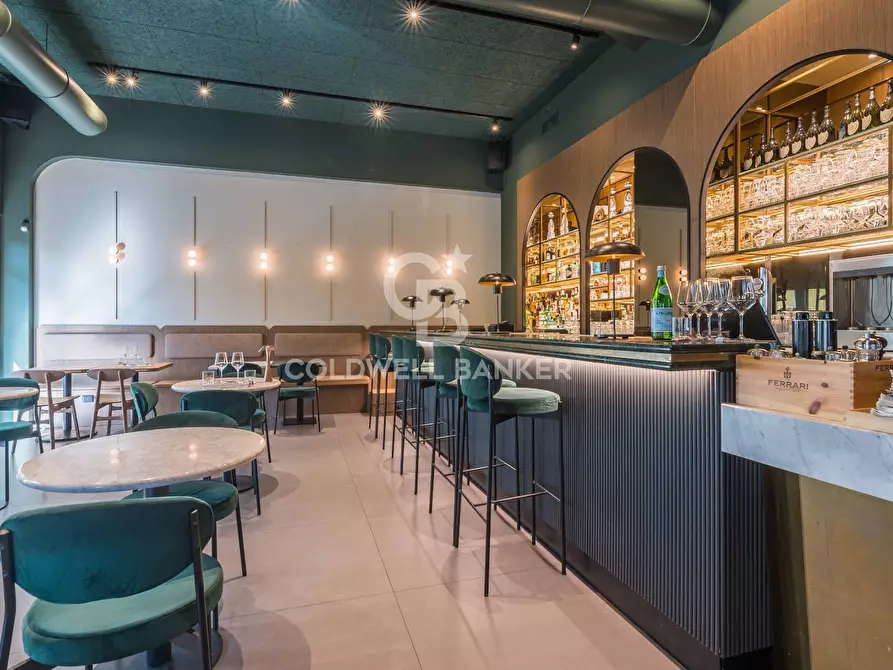 Immagine 9 di Attività commerciale in vendita  in viale Ceccarini a Riccione