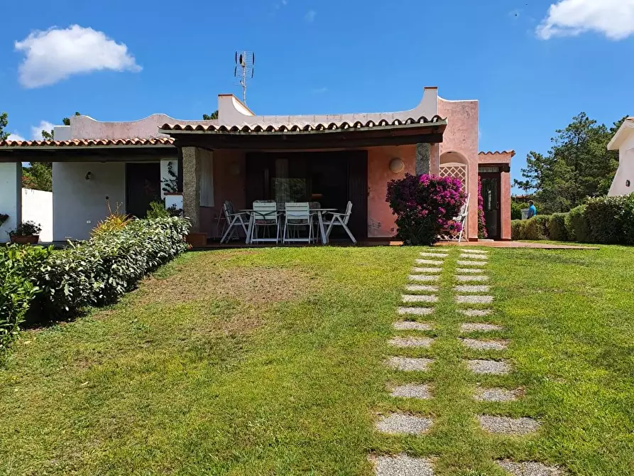 Immagine 1 di Casa semindipendente in vendita  in Via Darsena a Arzachena