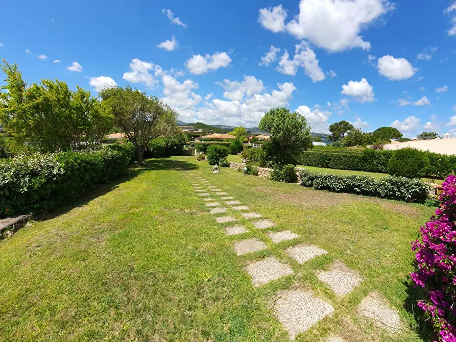 Immagine 12 di Casa semindipendente in vendita  in Via Darsena a Arzachena
