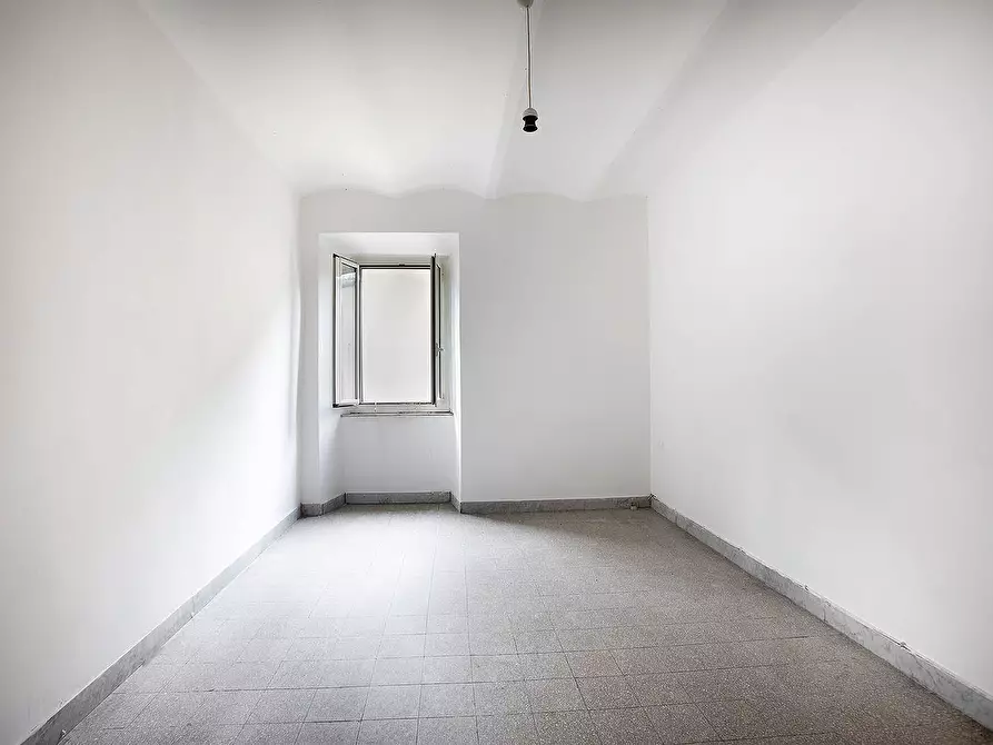 Immagine 3 di Appartamento in vendita  in Via Cardinal de Gambara a Viterbo