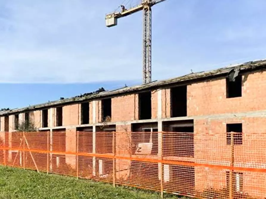 Immagine 3 di Locale commerciale in vendita  in Strada di Cupi a Magliano In Toscana