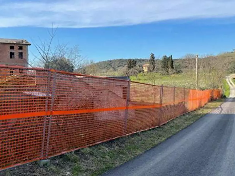 Immagine 4 di Locale commerciale in vendita  in Strada di Cupi a Magliano In Toscana