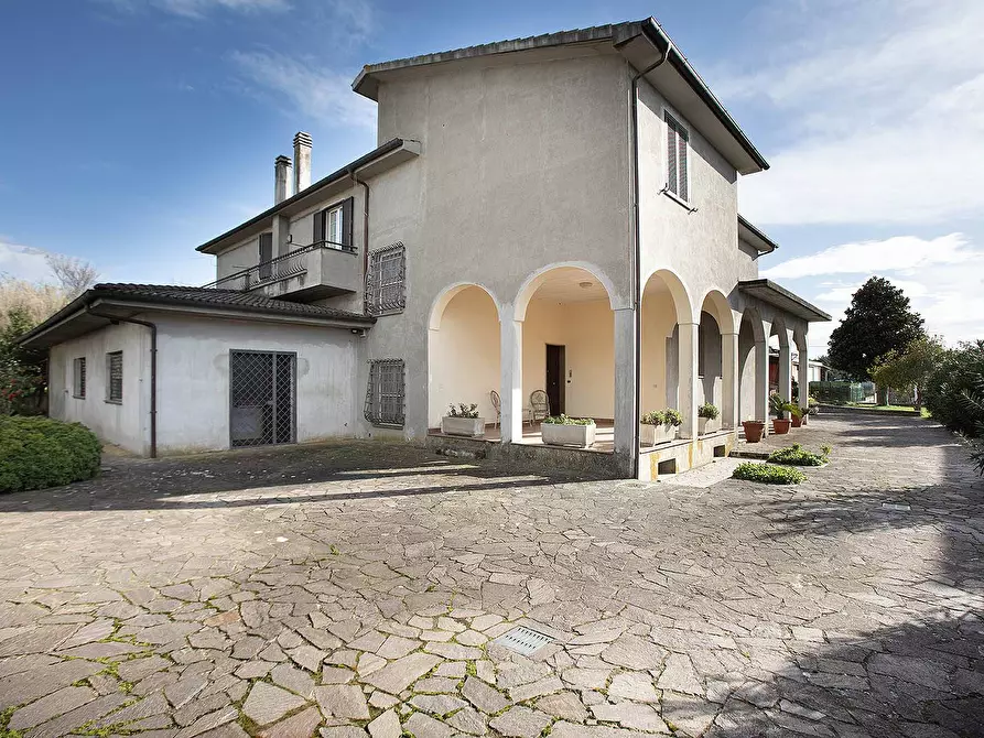 Immagine 1 di Villa in vendita  in Pietro Nenni a Canino