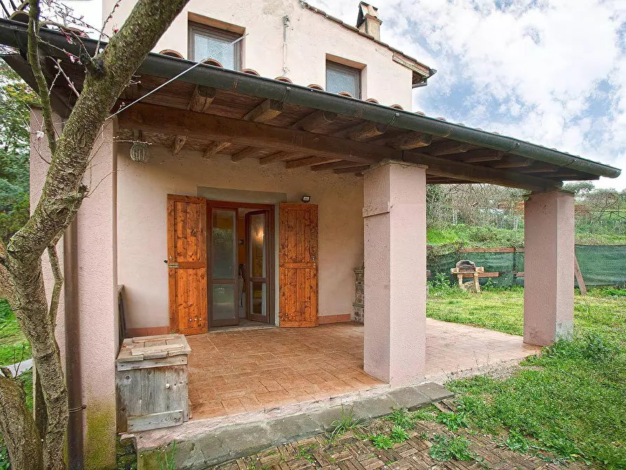 Immagine 1 di Casa indipendente in vendita  in Strada Paranozzo a Vitorchiano