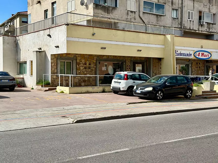 Immagine 9 di Locale commerciale in vendita  in Via Roma a Olbia