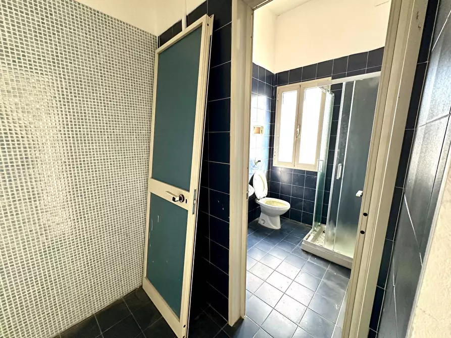 Immagine 6 di Locale commerciale in vendita  in Via Roma a Olbia