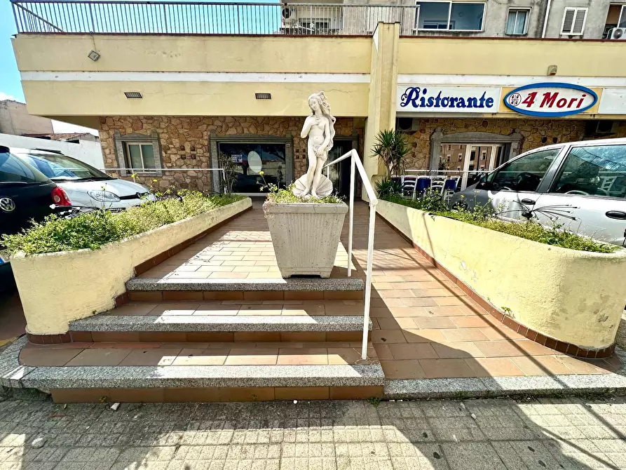 Immagine 13 di Locale commerciale in vendita  in Via Roma a Olbia