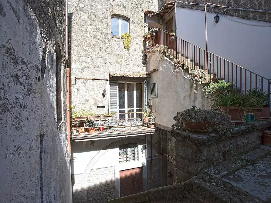 Immagine 30 di Appartamento in vendita  in Via Romanelli a Viterbo