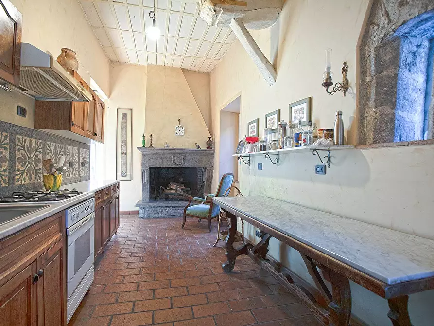 Immagine 10 di Appartamento in vendita  in Via Romanelli a Viterbo