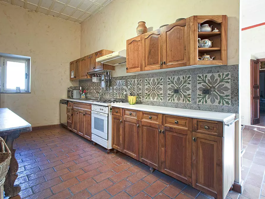 Immagine 11 di Appartamento in vendita  in Via Romanelli a Viterbo