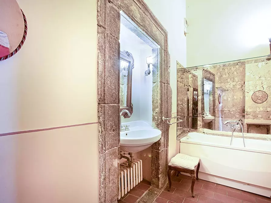 Immagine 25 di Appartamento in vendita  in Via Romanelli a Viterbo