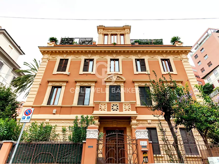 Immagine 1 di Appartamento in vendita  in Viale Di Trastevere a Roma