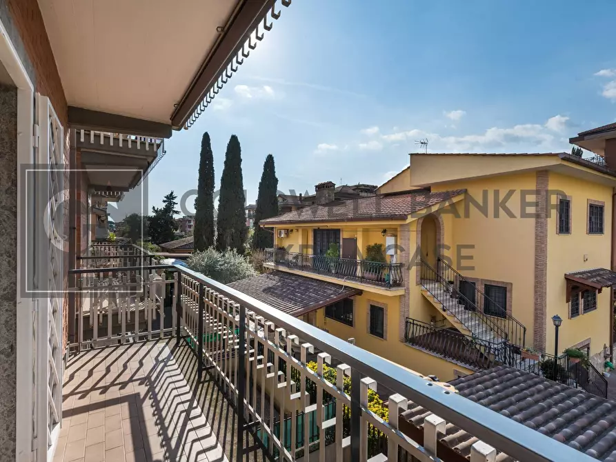 Immagine 7 di Appartamento in vendita  in Via Servilia a Roma