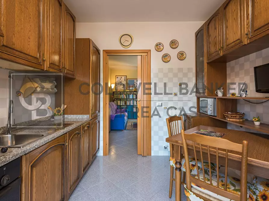 Immagine 10 di Appartamento in vendita  in Via Servilia a Roma