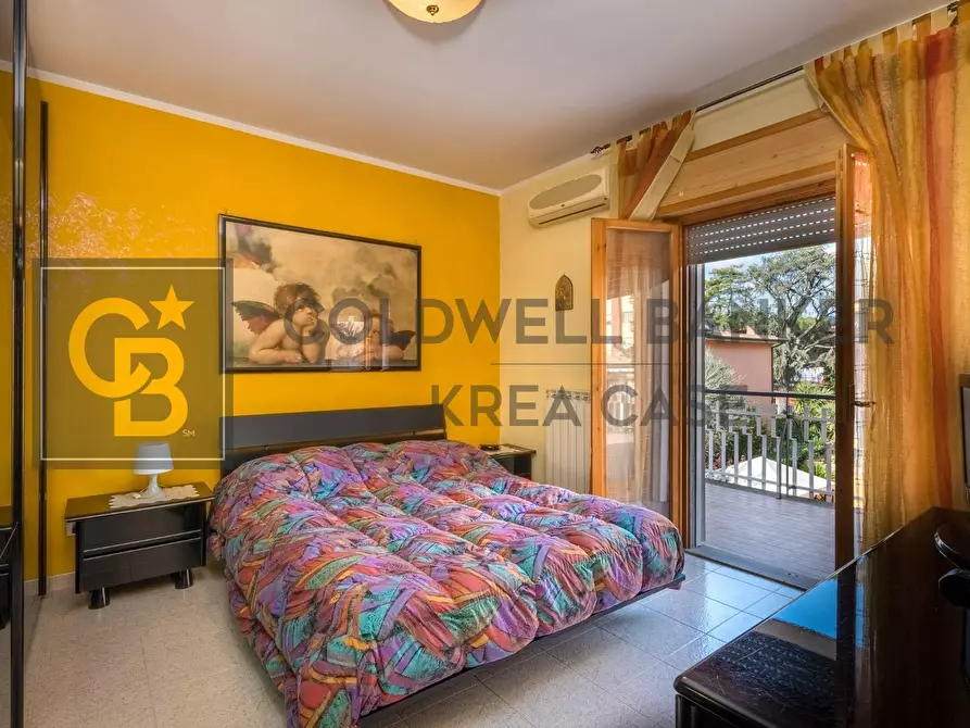 Immagine 13 di Appartamento in vendita  in Via Servilia a Roma