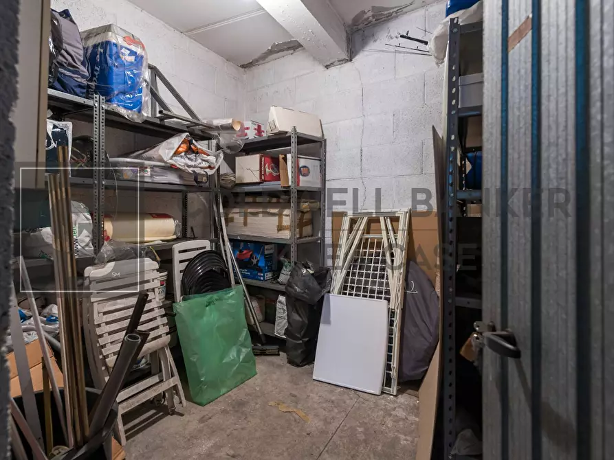 Immagine 26 di Appartamento in vendita  in Via Servilia a Roma