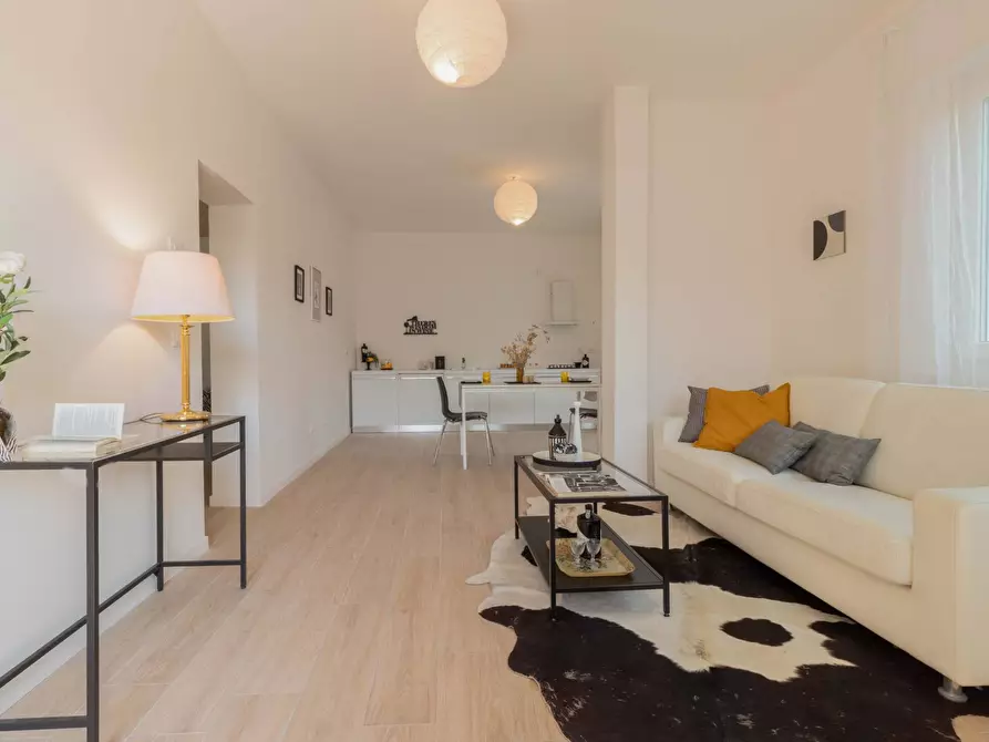 Immagine 1 di Appartamento in vendita  in Viale Campania a Riccione