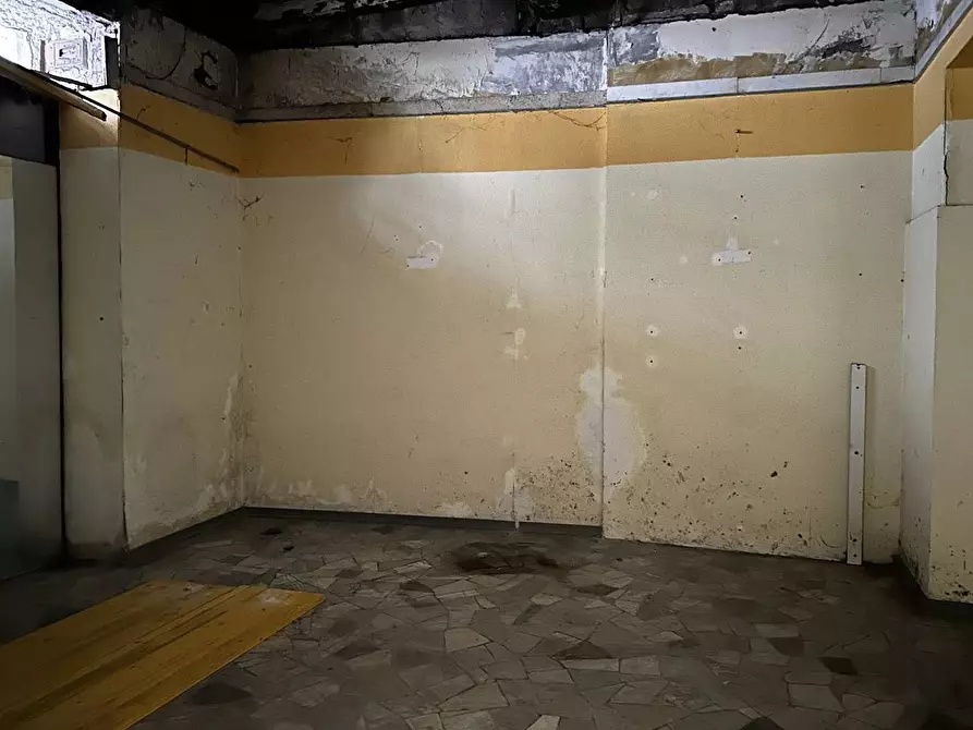 Immagine 6 di Negozio in vendita  in Via Orologio Vecchio a Viterbo