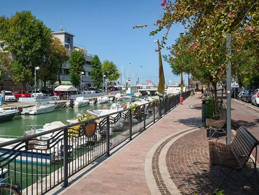 Immagine 7 di Locale commerciale in vendita  in via gabriele d'annunzio a Riccione