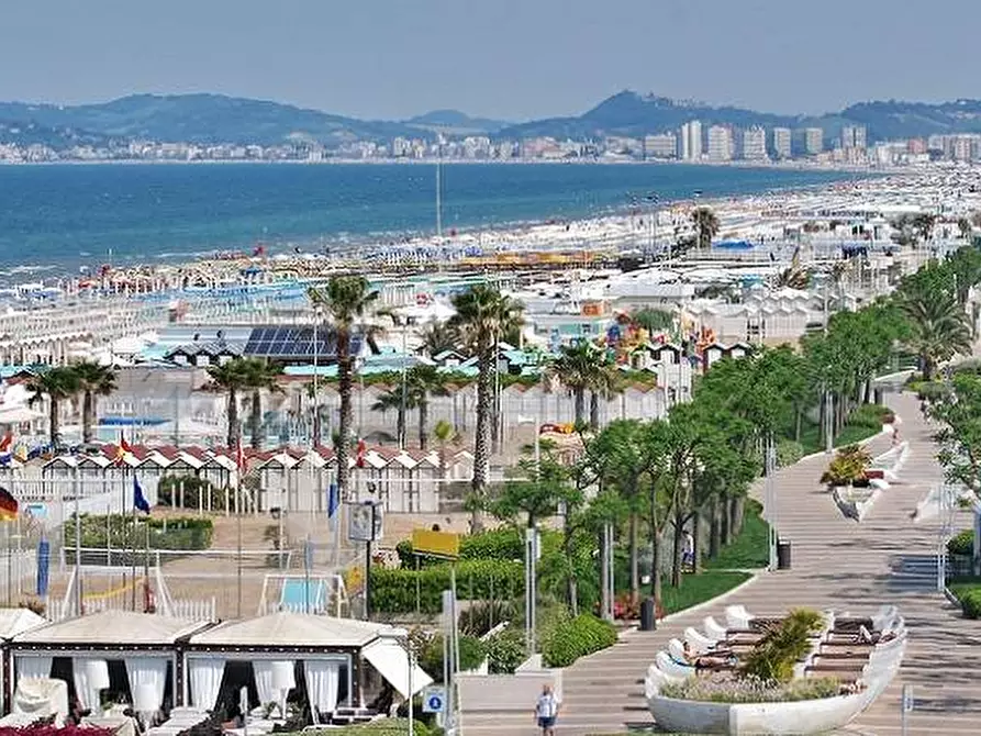 Immagine 14 di Locale commerciale in vendita  in via gabriele d'annunzio a Riccione