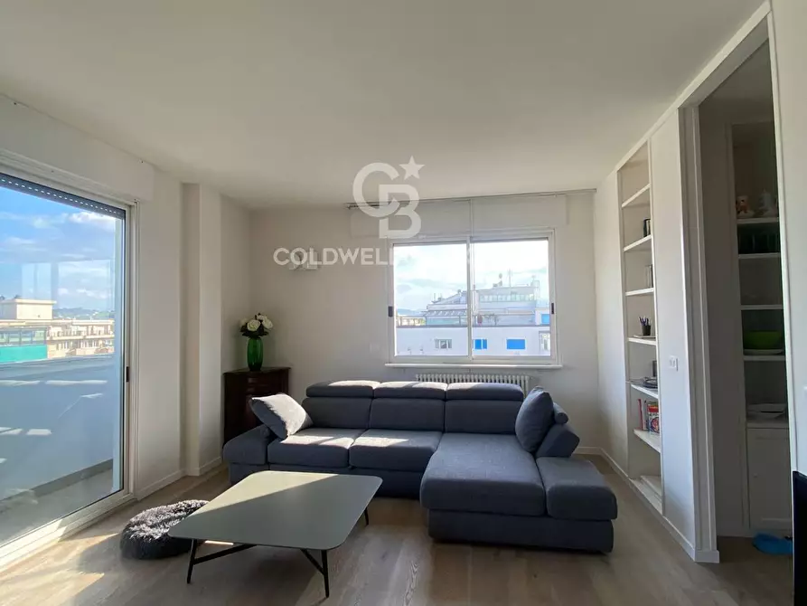 Immagine 1 di Appartamento in affitto  in Viale Ceccarini a Riccione