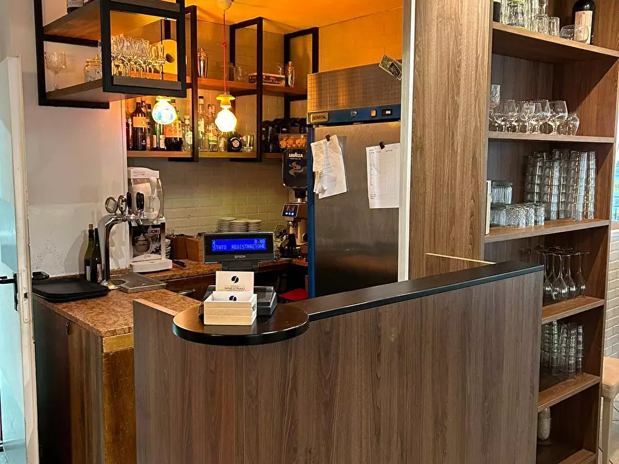 Immagine 6 di Locale commerciale in vendita  in via gabriele d'annunzio a Riccione