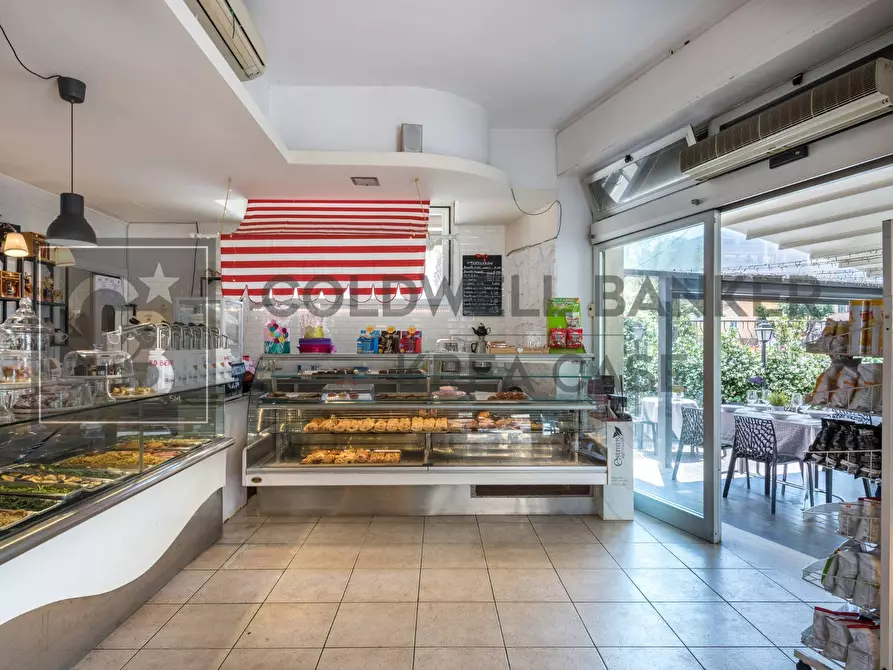 Immagine 10 di Bar / Ristorante in vendita  in Via Monte Grappa a Ciampino
