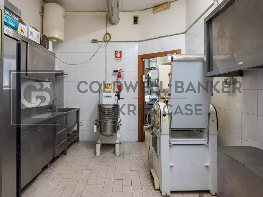 Immagine 17 di Bar / Ristorante in vendita  in Via Monte Grappa a Ciampino