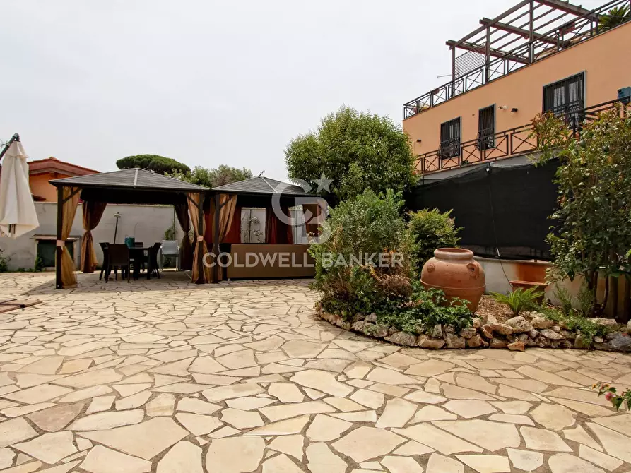 Immagine 22 di Villa in vendita  in via Panarea a Fiumicino