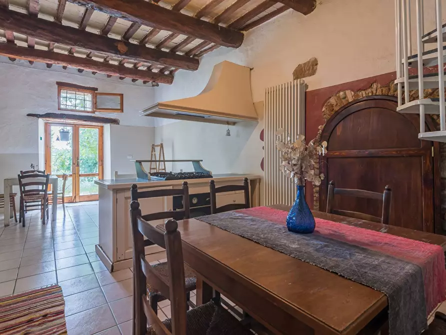 Immagine 1 di Villa in vendita  in Via Borgo a Montescudo-Monte Colombo