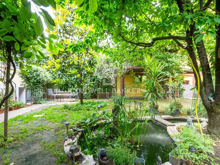 Immagine 21 di Villa in vendita  in Via Monte Altissimo a Milano